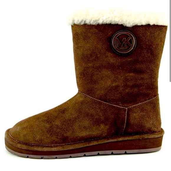 Michael Kors Size 10 MK Brown
Suede Leather Winter Boots Sheep
Fur Lined Booties - Picture 12 of 12